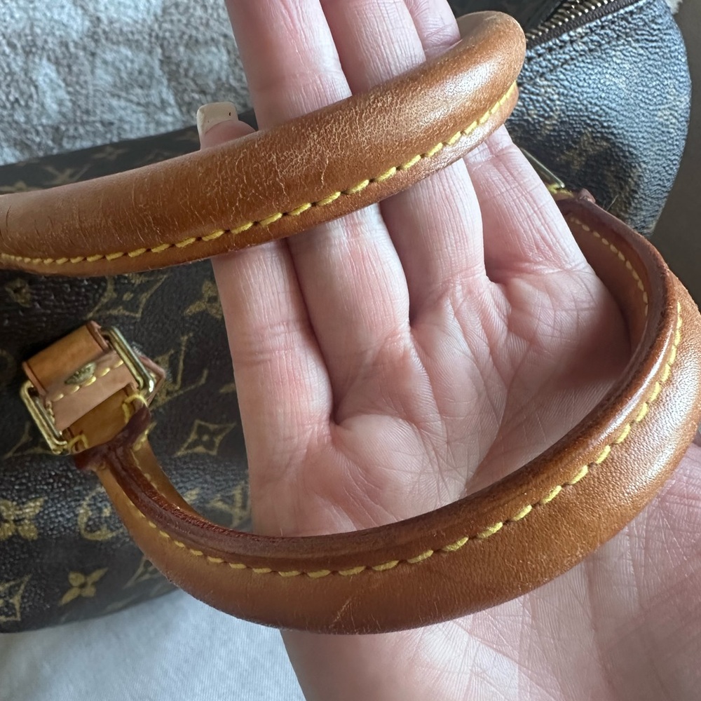 Louis Vuitton Vintage Speedy 30 - Picture 7 of 16